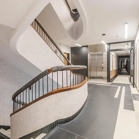 Apartament Na Placu Unii * グディニャ